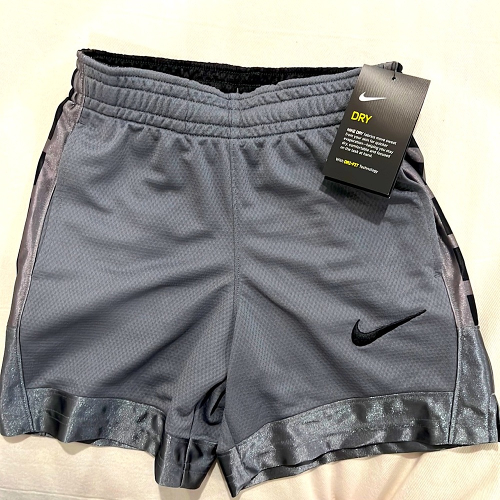 Nike Boys New with tags Nwt size XS shorts